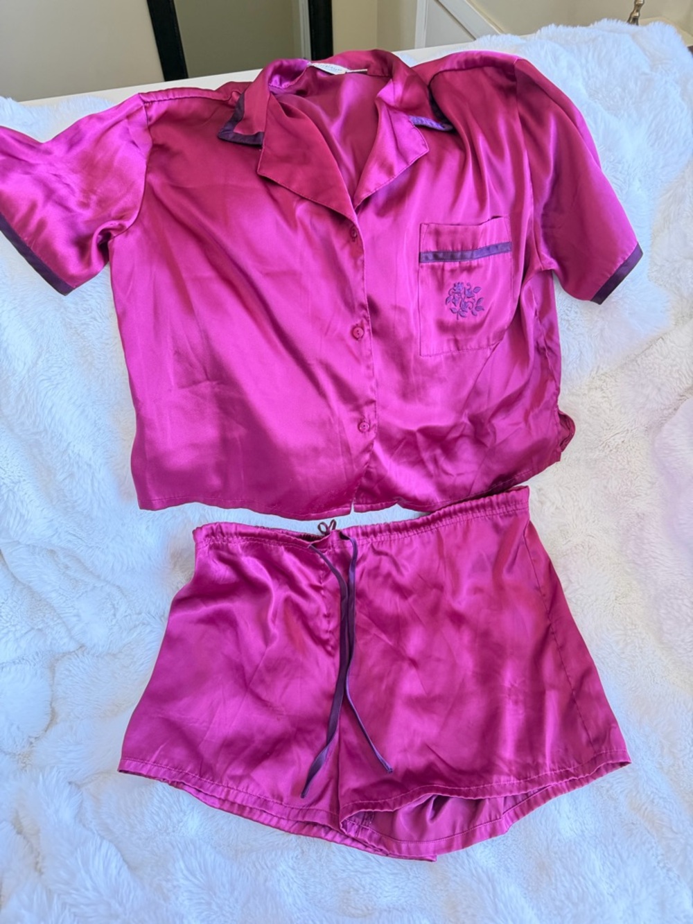 Size medium vintage oversized Pajama Set in Fuchsia